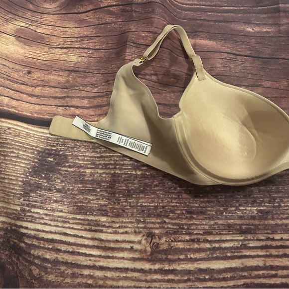 Victoria’s Secret Nude Bra lightly lined 32D - Picture 2 of 5